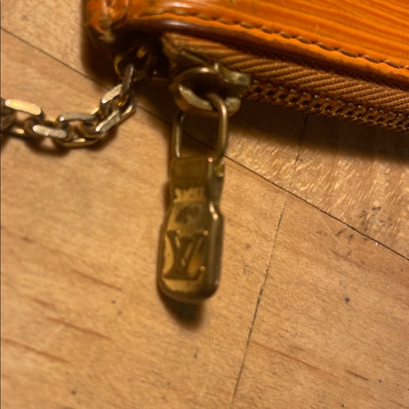 Louis Vuitton Orange Epi Leather Keychain Card Case w Zipper! - Picture 7 of 13
